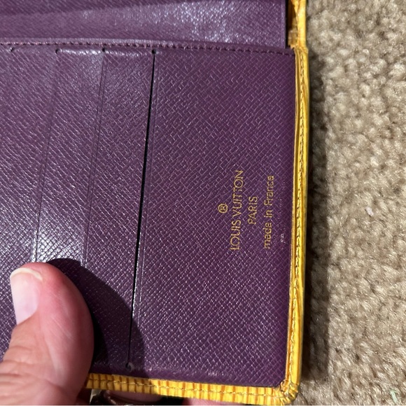 Authentic Louis Vuitton yellow purple leather Epi wallet - Picture 5 of 7